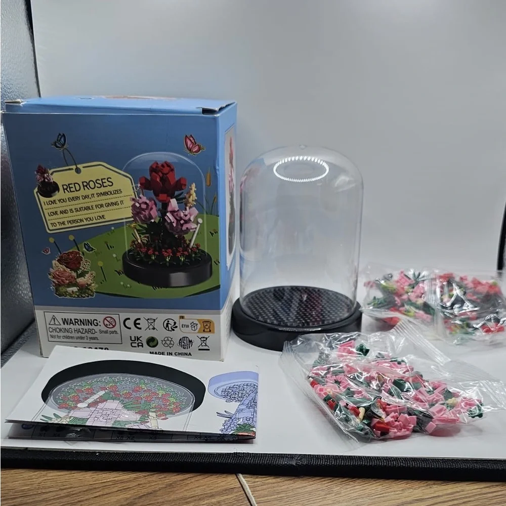 Red Roses Building Set - Picture 6 of 10